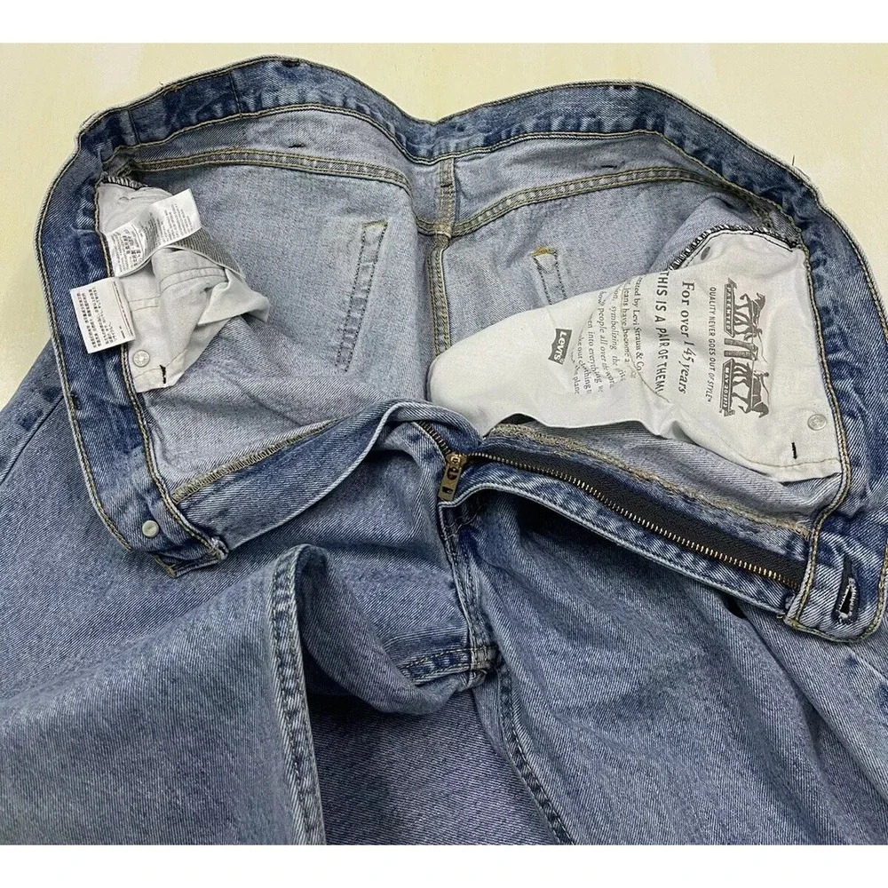 LEVI'S 505 Jeans Mens 42x32 Zipper Fly‎ Straight Fit Blue Denim Light Wash